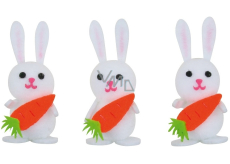 Bunnies with carrots in a box of 6 cm 3 pieces